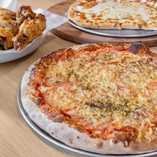 1 Large Pizza 14'' + 20 Wings + Free Cheese Bread