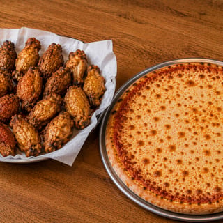 1 Medium Pizza 12" + 20 Wings